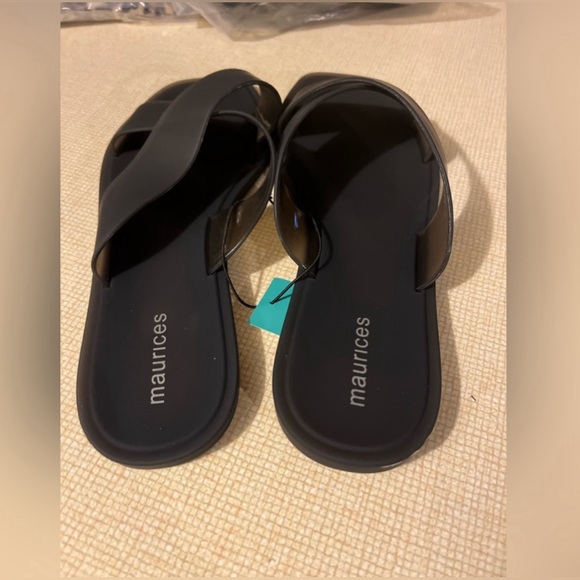 Maurice’s Black slip on sandals Brand NWT - Picture 3 of 5